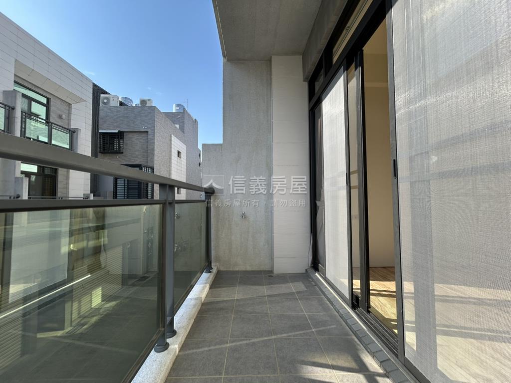 海佃輕屋齡面寬約八米透天房屋室內格局與周邊環境