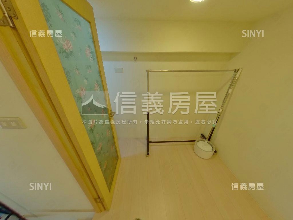 高鐵區紐約紐約附車位房屋室內格局與周邊環境