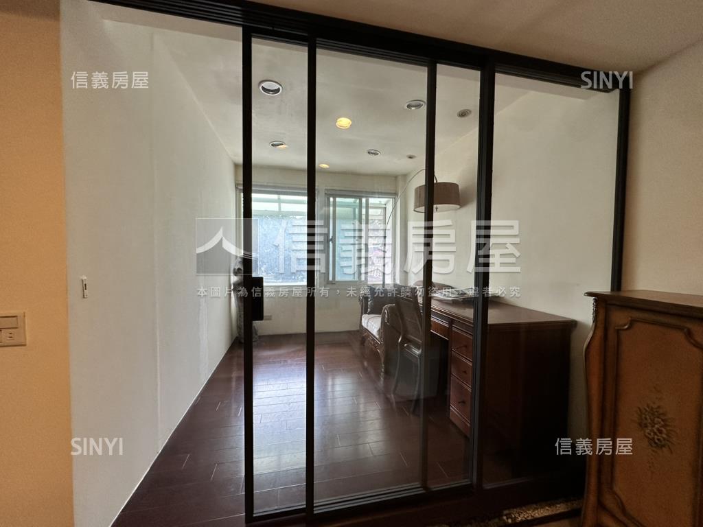 正忠孝東路二樓再現江湖！房屋室內格局與周邊環境