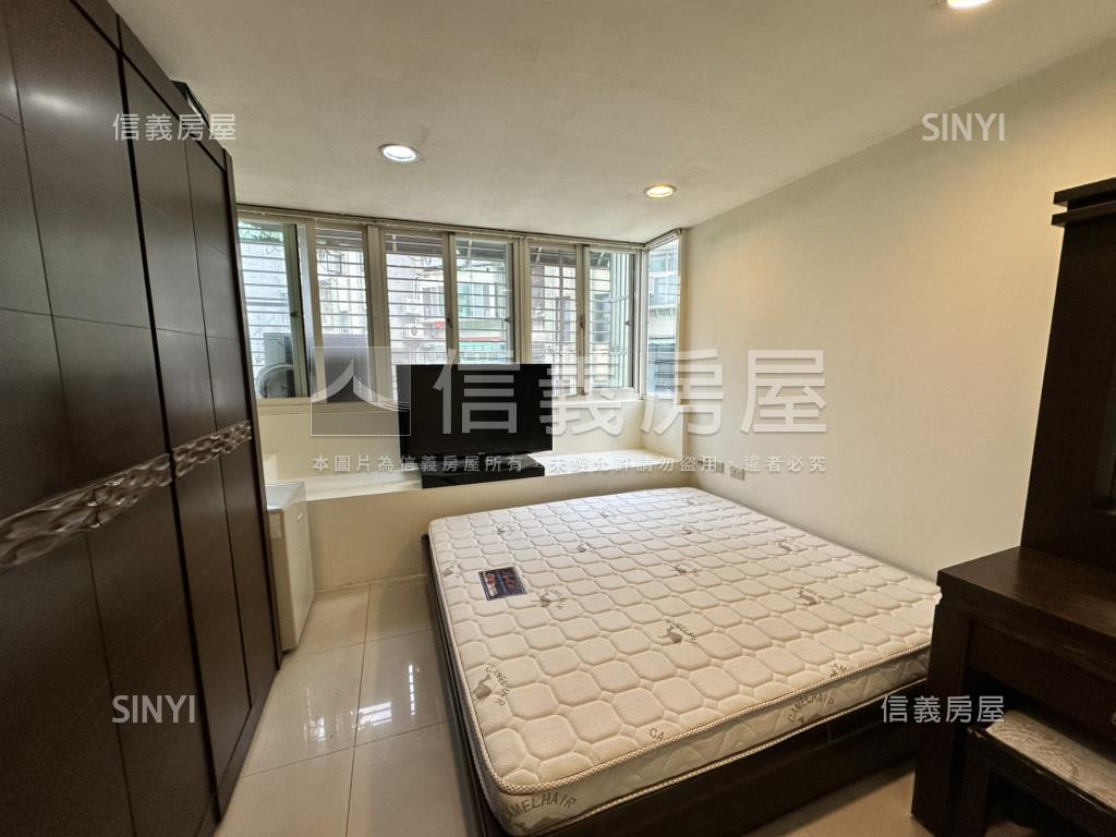正忠孝東路二樓再現江湖！房屋室內格局與周邊環境