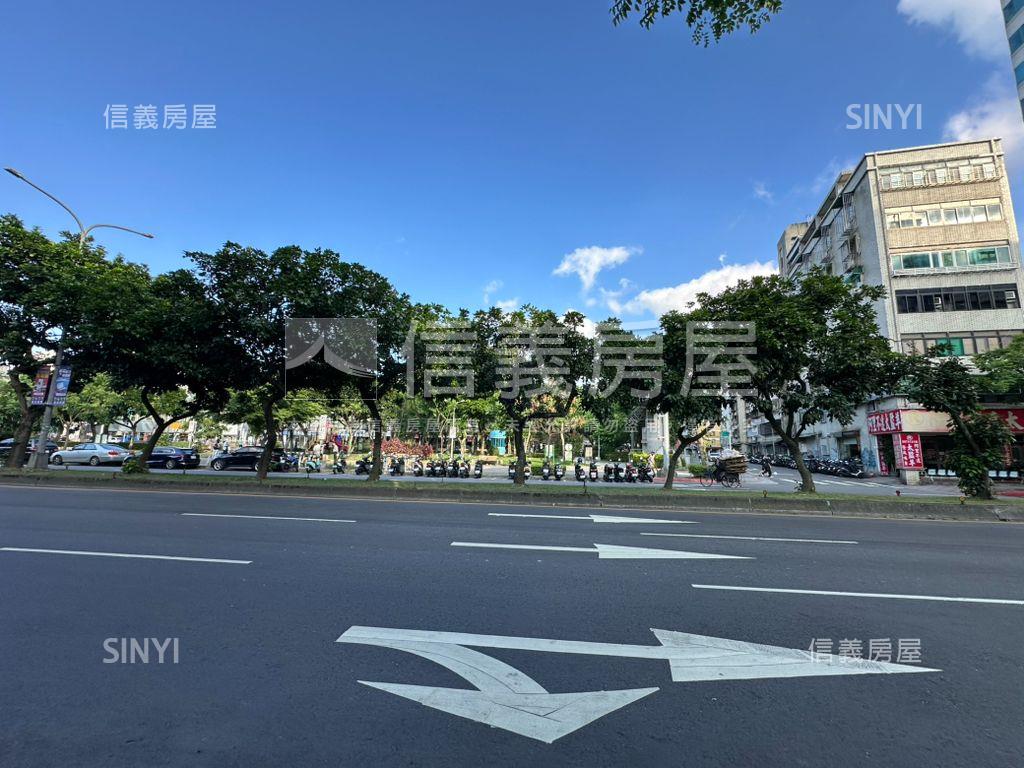 正忠孝東路二樓再現江湖！房屋室內格局與周邊環境