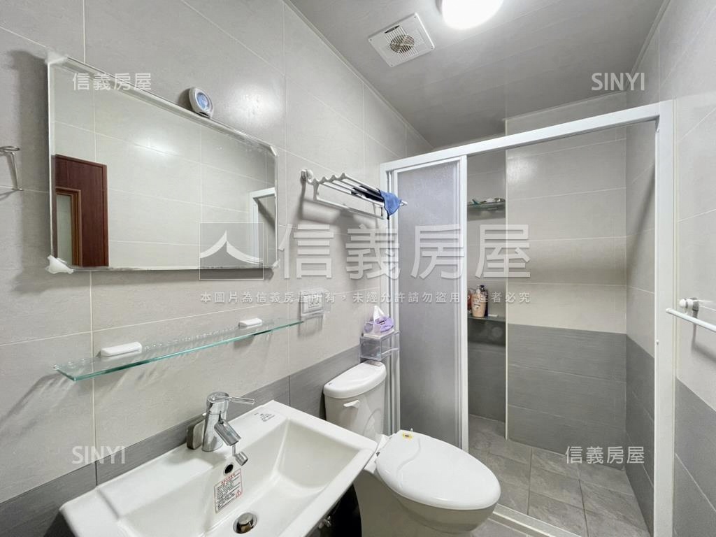 安南稀有約４年店面透天房屋室內格局與周邊環境