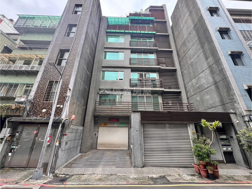雙語國小植物園電梯大三房房屋室內格局與周邊環境