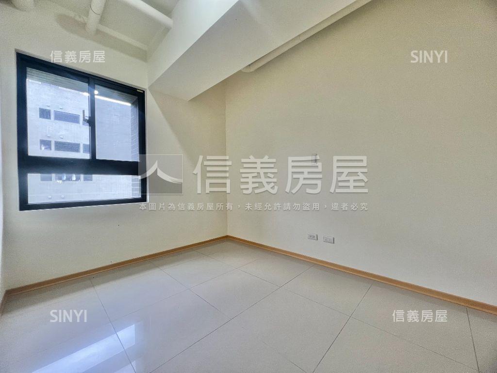 星野沐石邊間三房加車位房屋室內格局與周邊環境