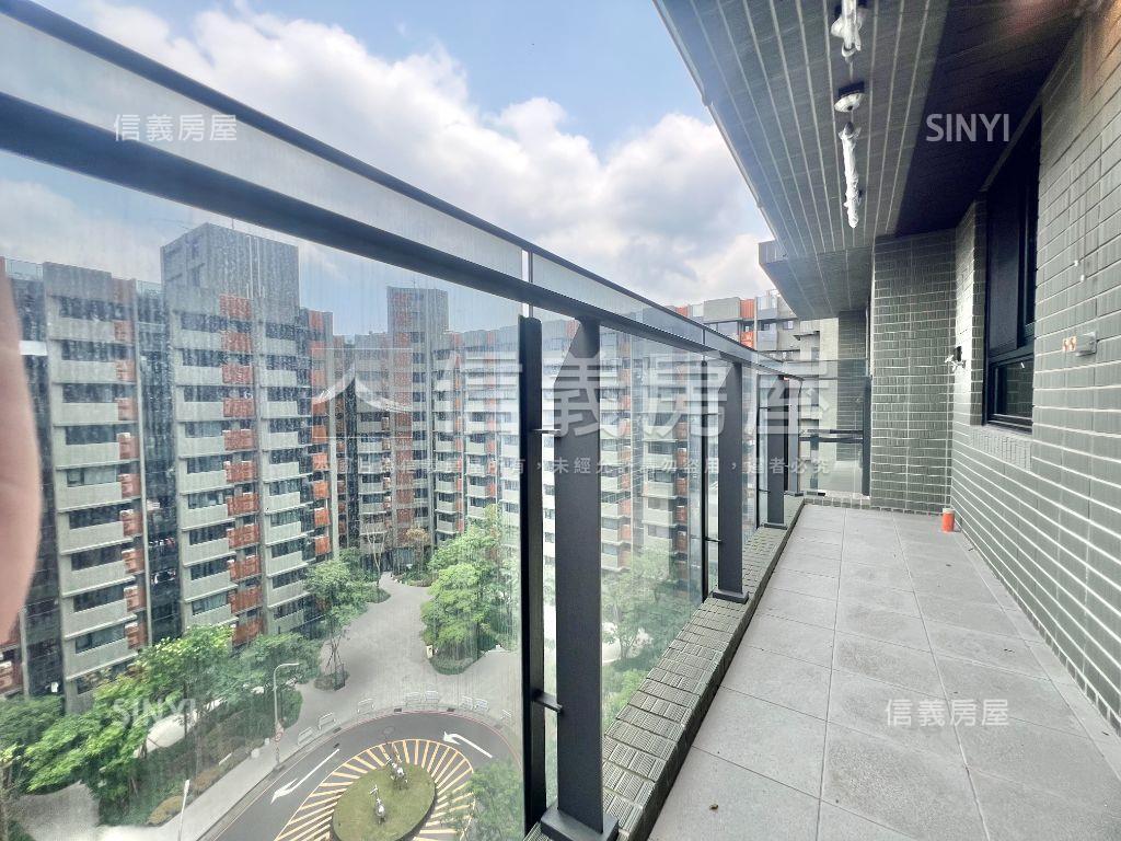 星野沐石邊間三房加車位房屋室內格局與周邊環境