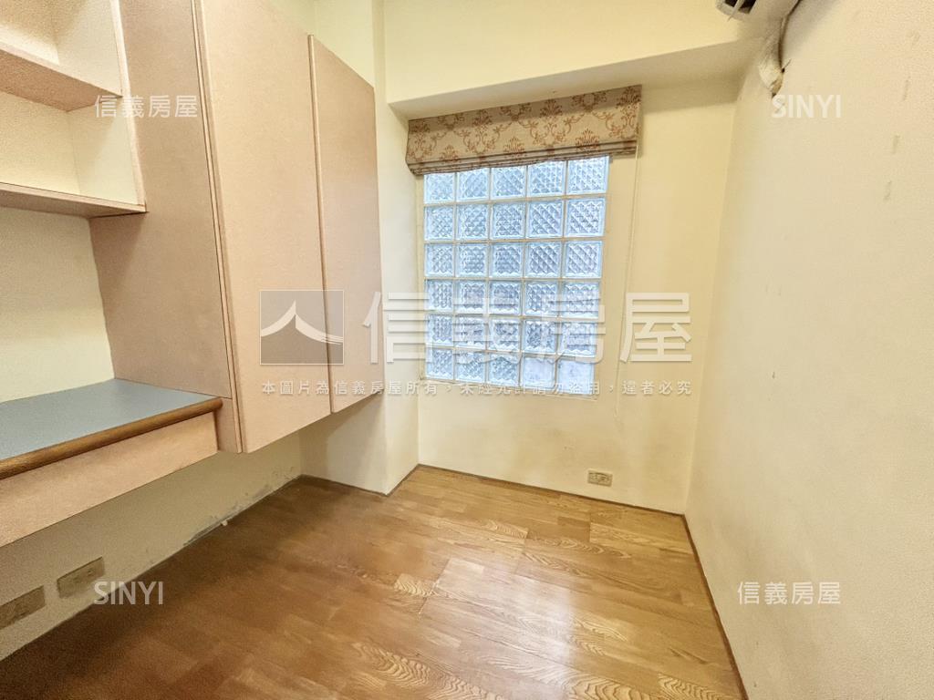 員山尊龍三房車位房屋室內格局與周邊環境
