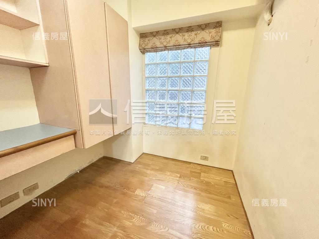 員山尊龍三房車位房屋室內格局與周邊環境
