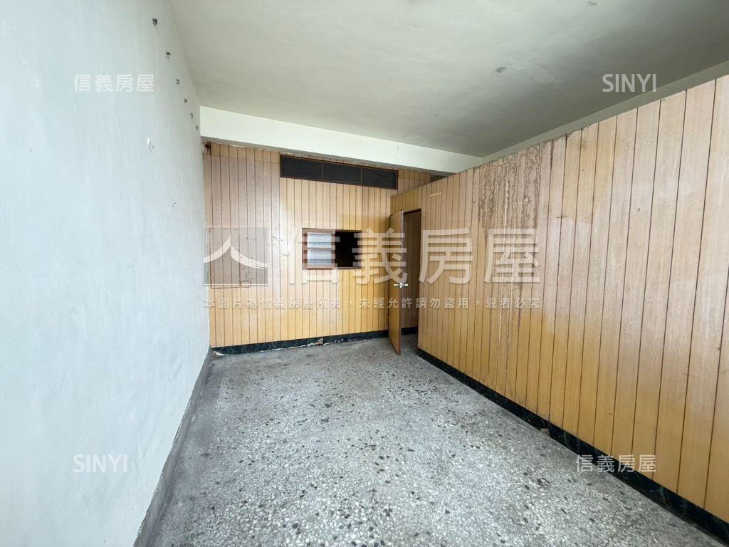 精華八米臨路店面透天房屋室內格局與周邊環境