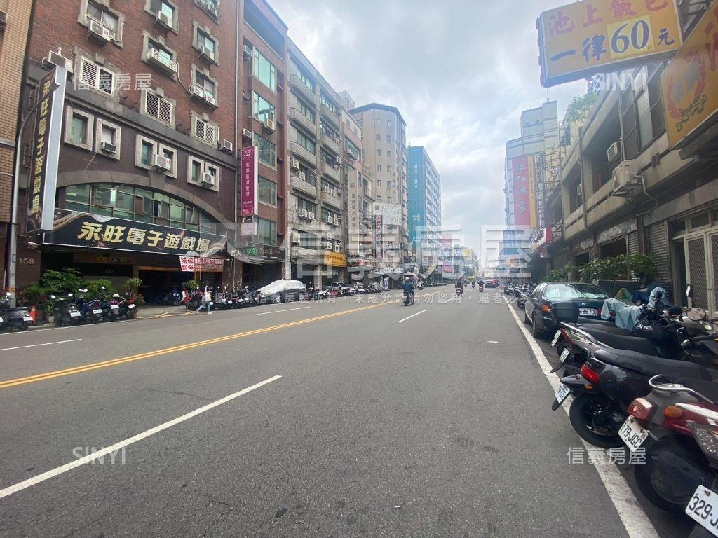 新竹巨城民生角間店面房屋室內格局與周邊環境