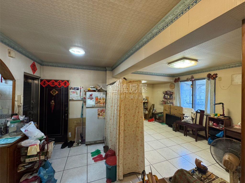 正萬大路龍虎稀有公寓房屋室內格局與周邊環境