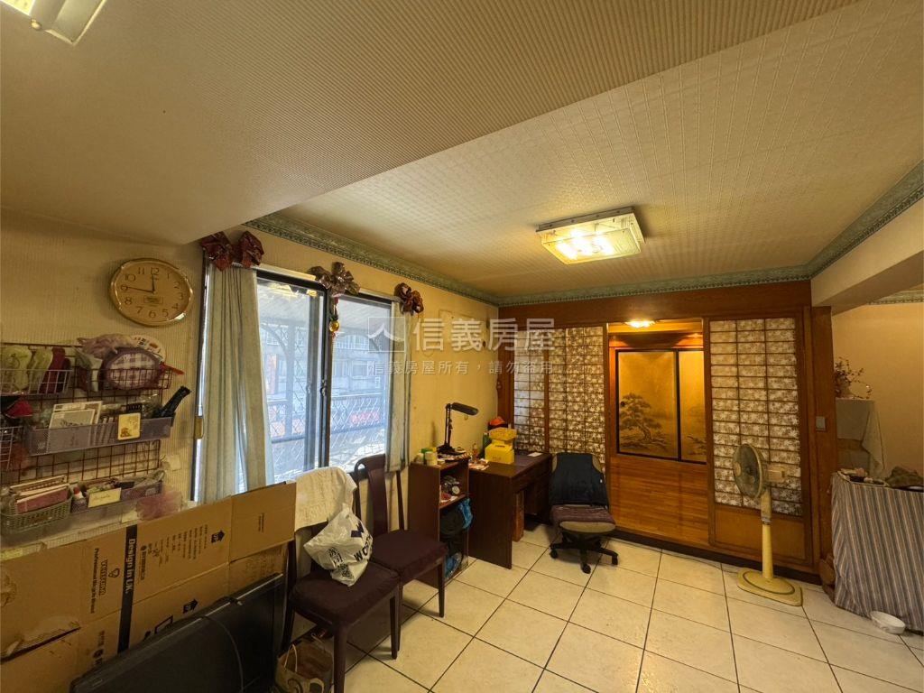 正萬大路龍虎稀有公寓房屋室內格局與周邊環境