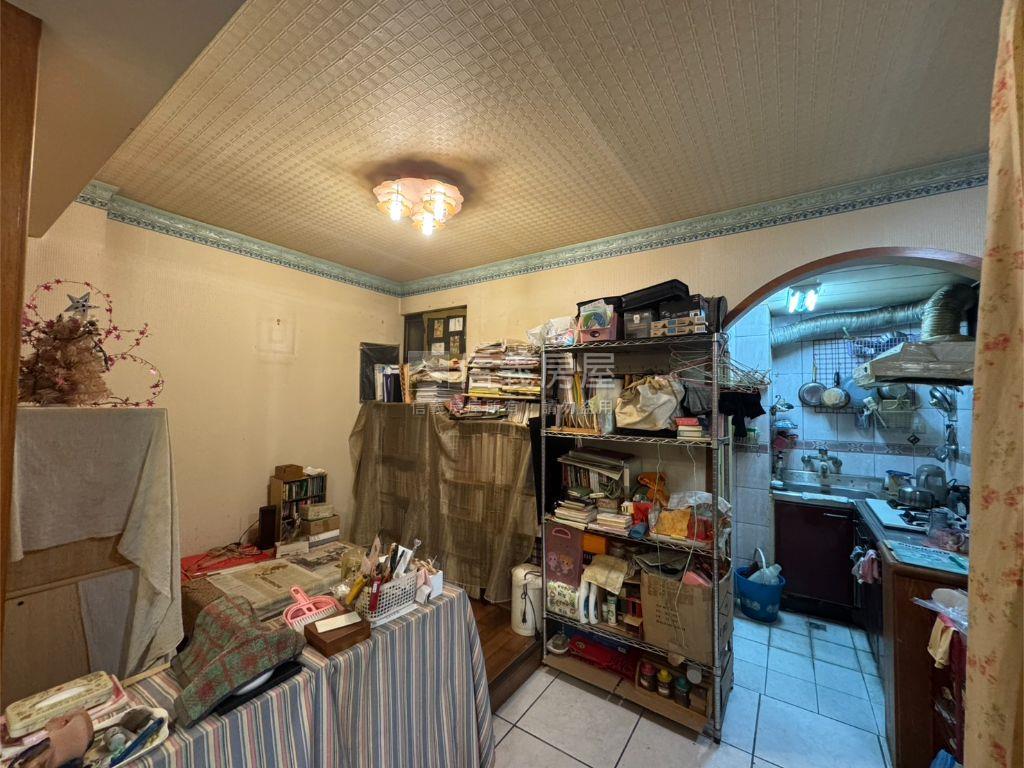 正萬大路龍虎稀有公寓房屋室內格局與周邊環境