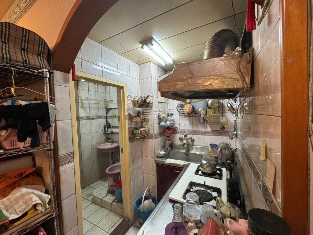 正萬大路龍虎稀有公寓房屋室內格局與周邊環境
