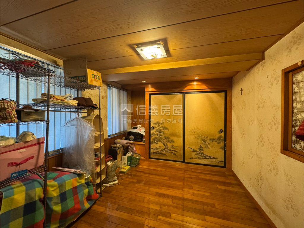 正萬大路龍虎稀有公寓房屋室內格局與周邊環境