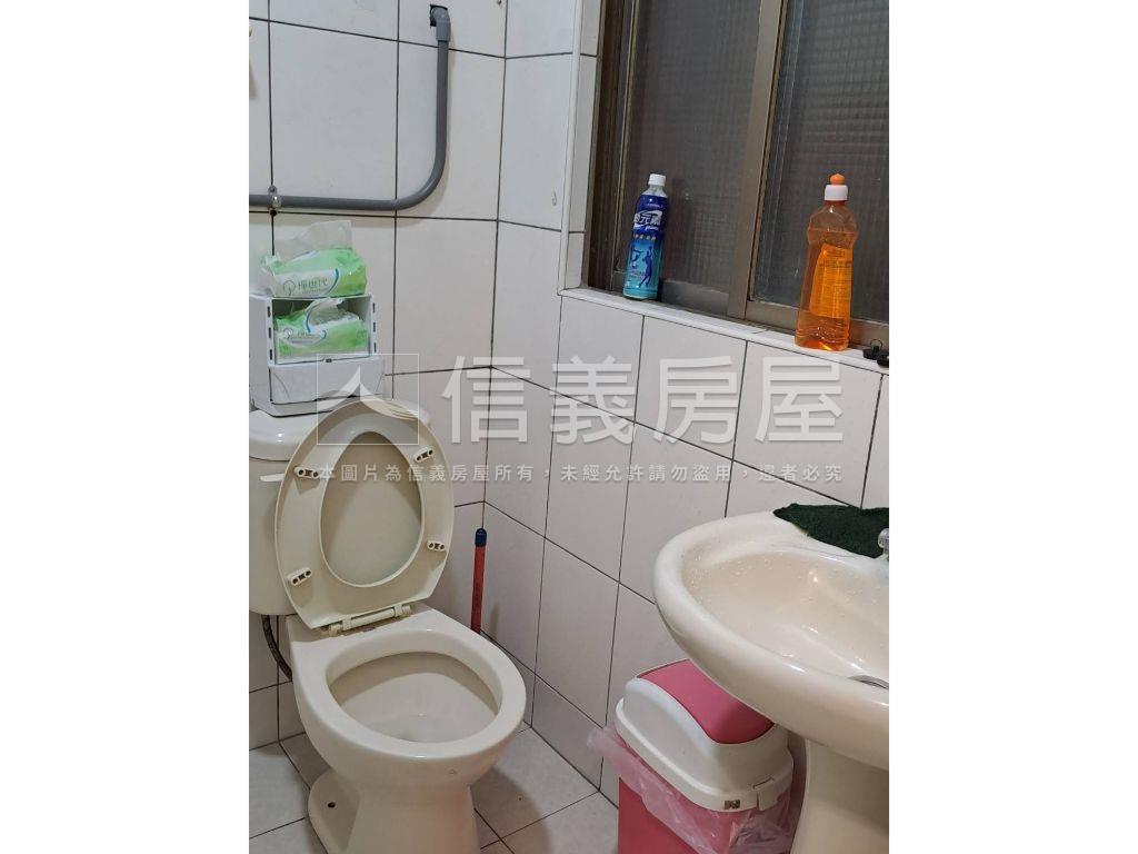 藍天白雲稀有透天店面房屋室內格局與周邊環境