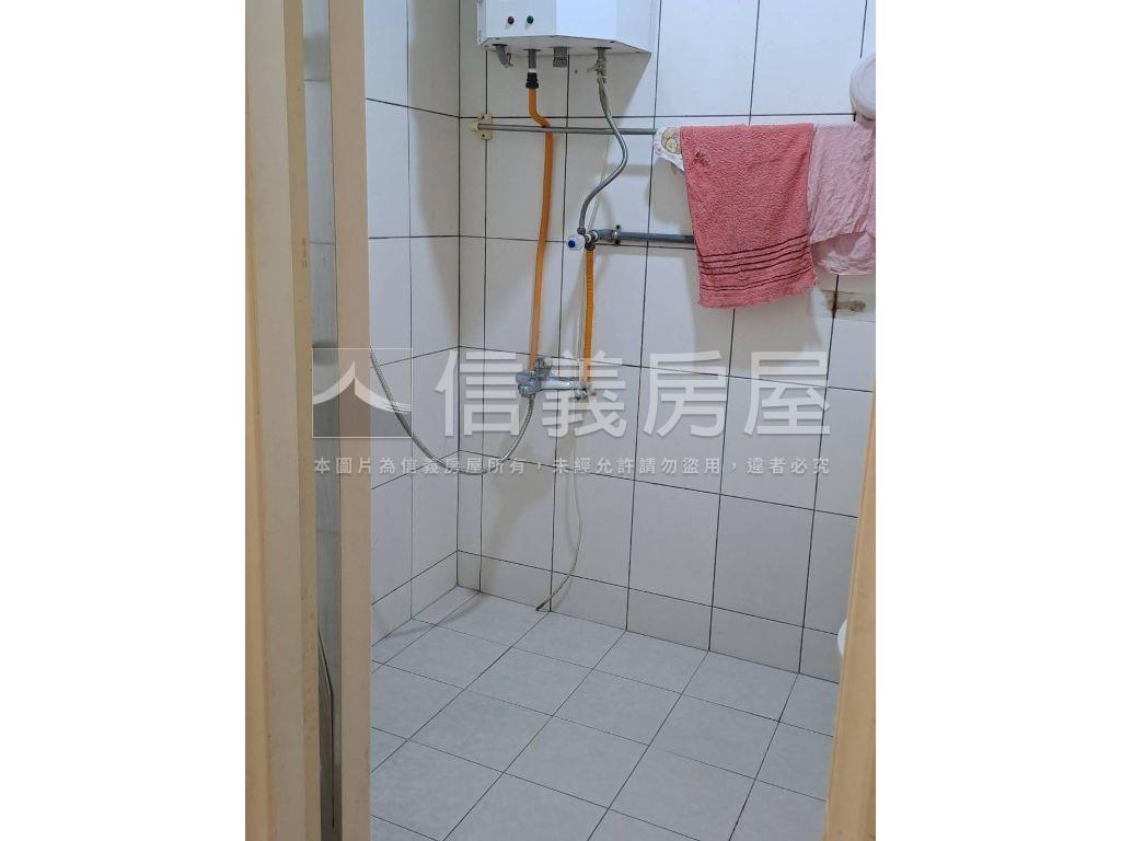 藍天白雲稀有透天店面房屋室內格局與周邊環境