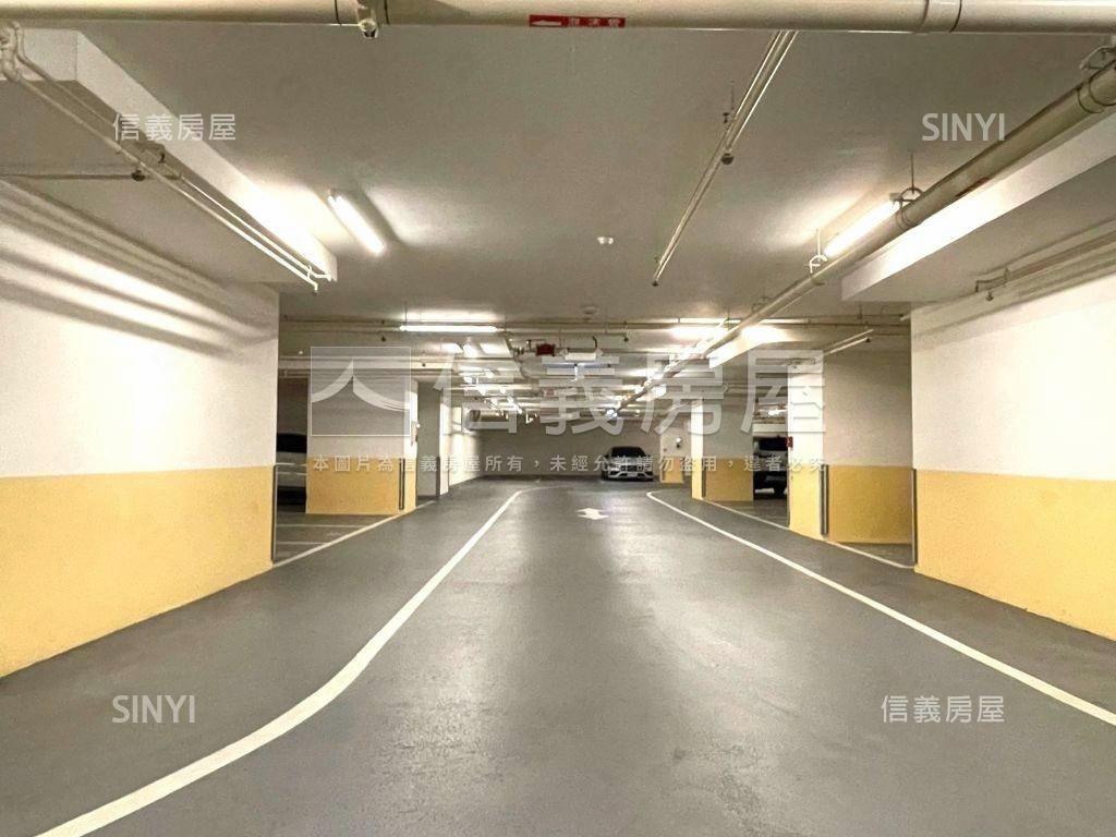 高樓層世紀雙星質感裝潢戶房屋室內格局與周邊環境