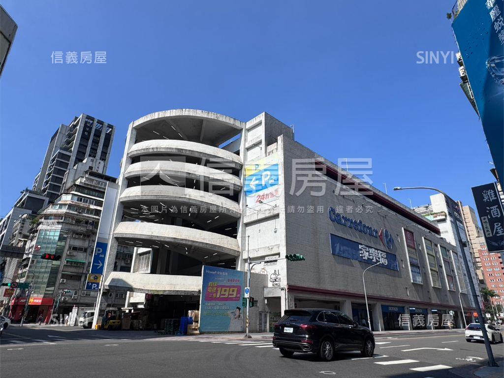 商三轉角獨棟透天房屋室內格局與周邊環境