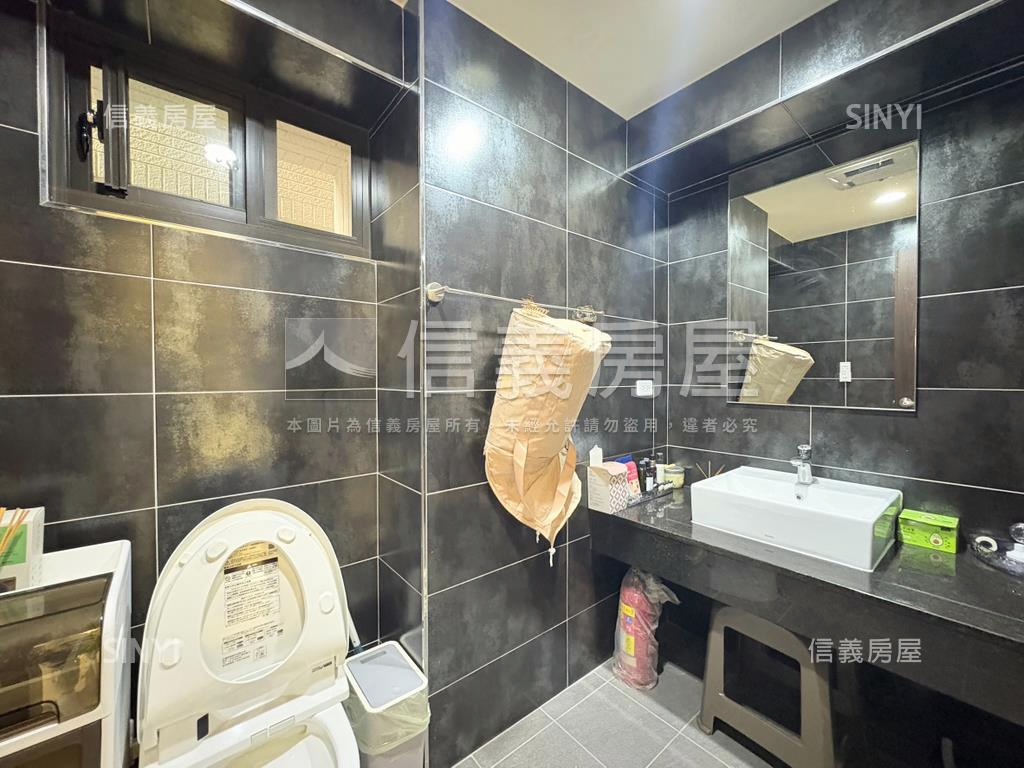 質感精品樓中樓附平車房屋室內格局與周邊環境