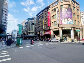 Ｒ１５崇德商圈透天大店面