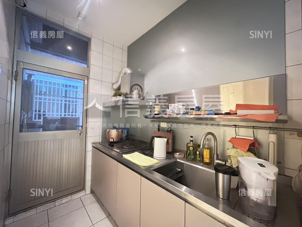 長億城木質２房２廳２衛房屋室內格局與周邊環境