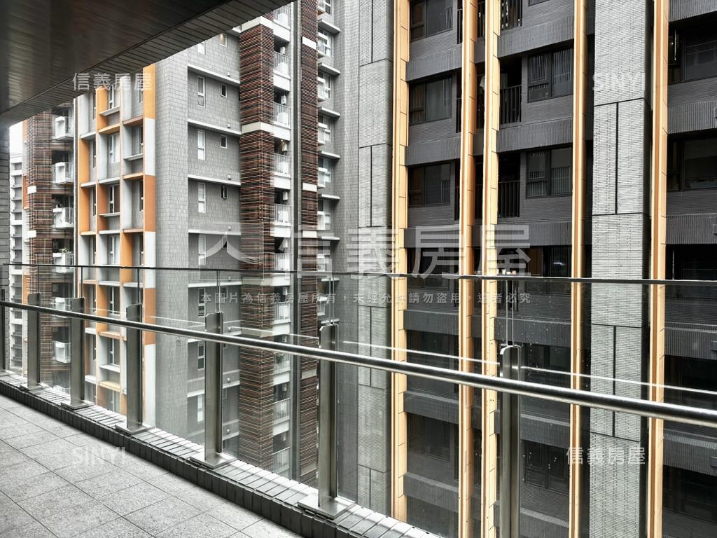 中悅全新Ａ級商辦房屋室內格局與周邊環境