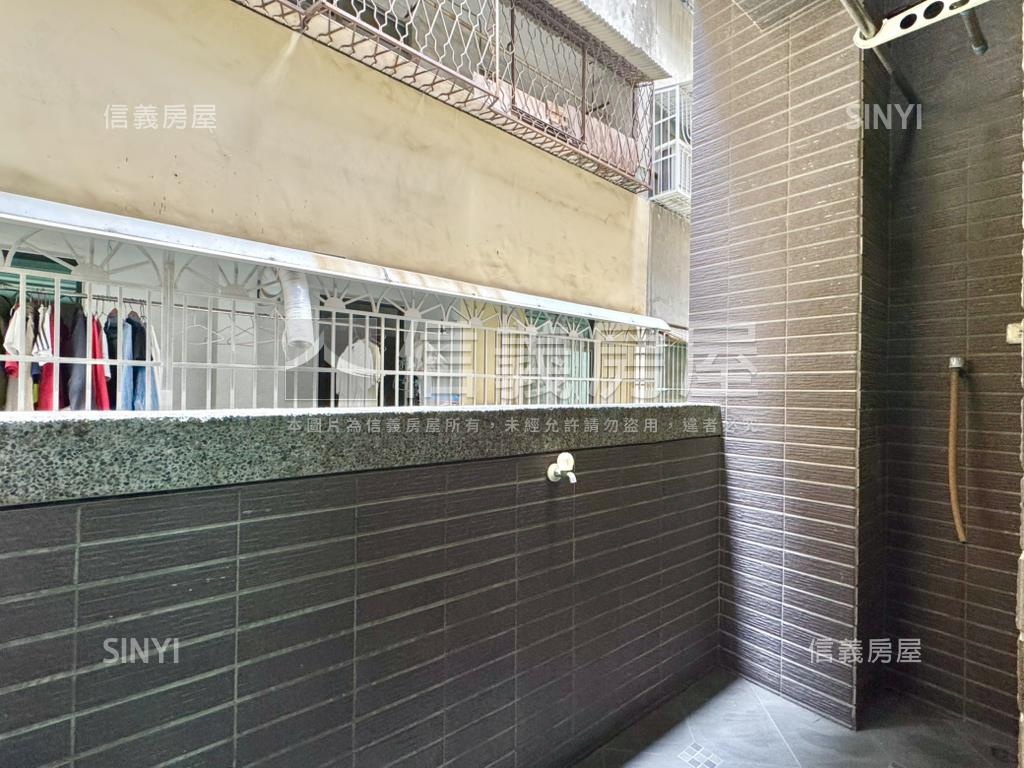 正義商圈建國正路面寬透店房屋室內格局與周邊環境