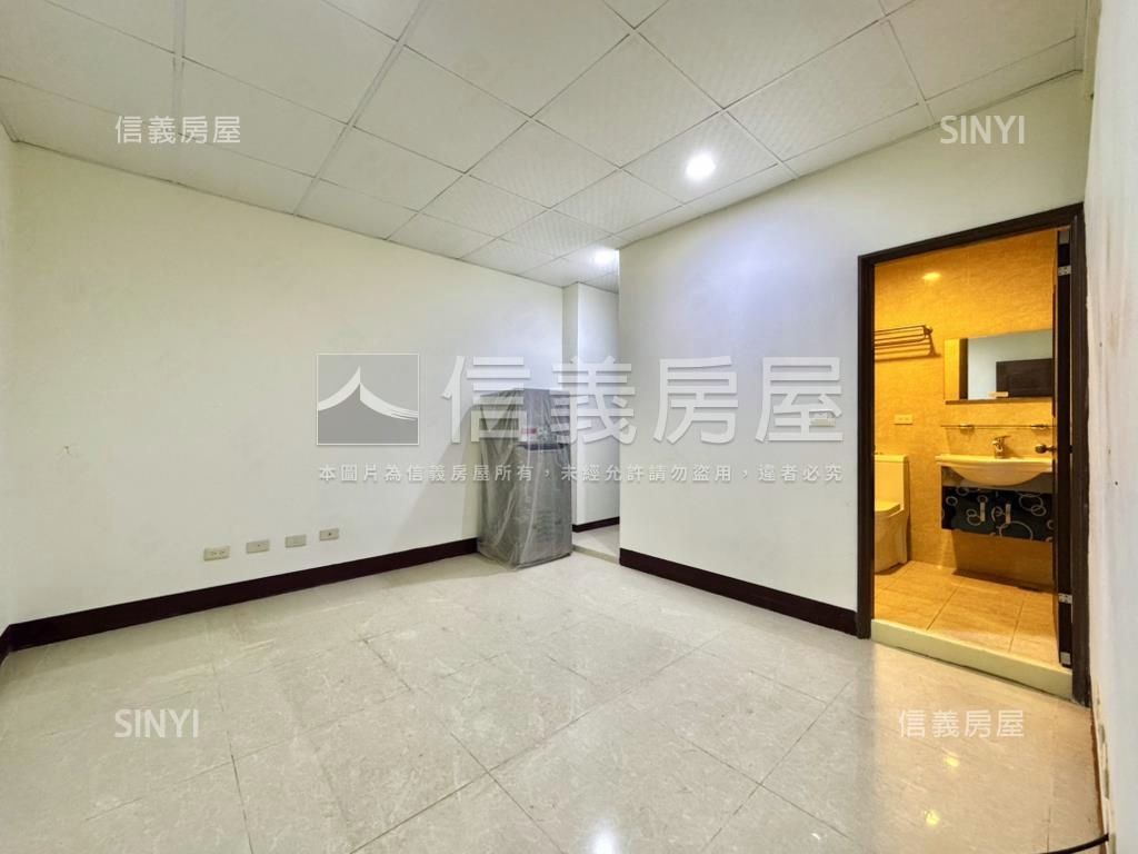 正義商圈建國正路面寬透店房屋室內格局與周邊環境