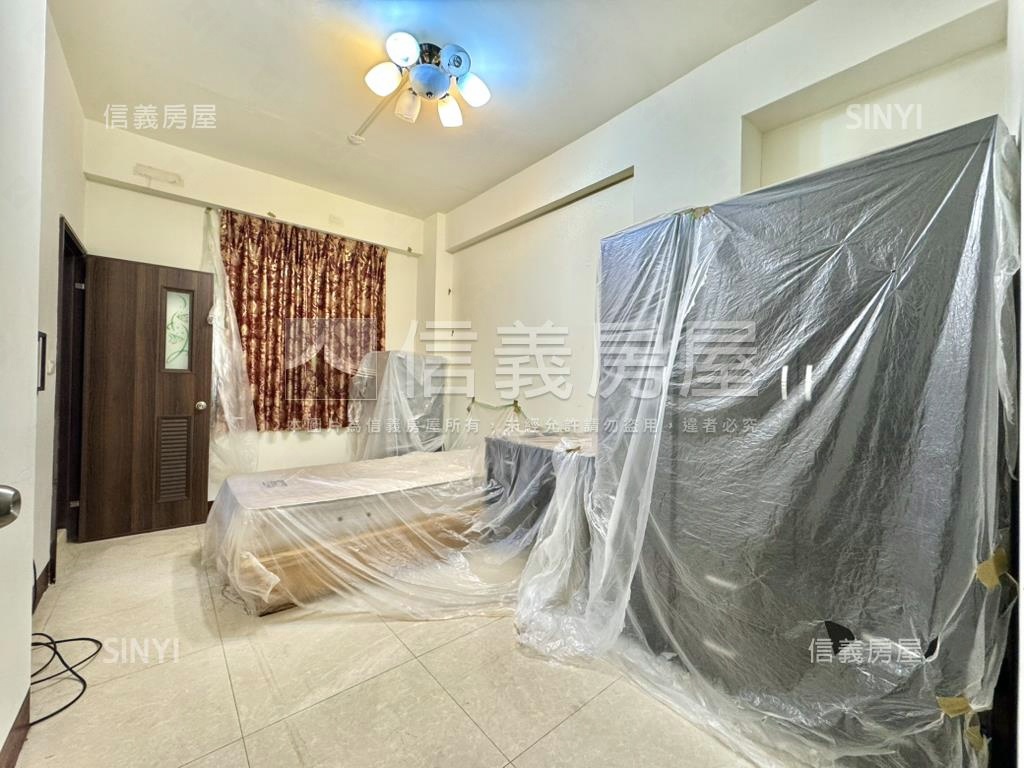 正義商圈建國正路面寬透店房屋室內格局與周邊環境