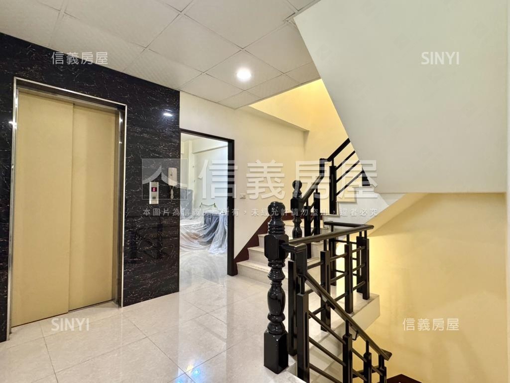 正義商圈建國正路面寬透店房屋室內格局與周邊環境