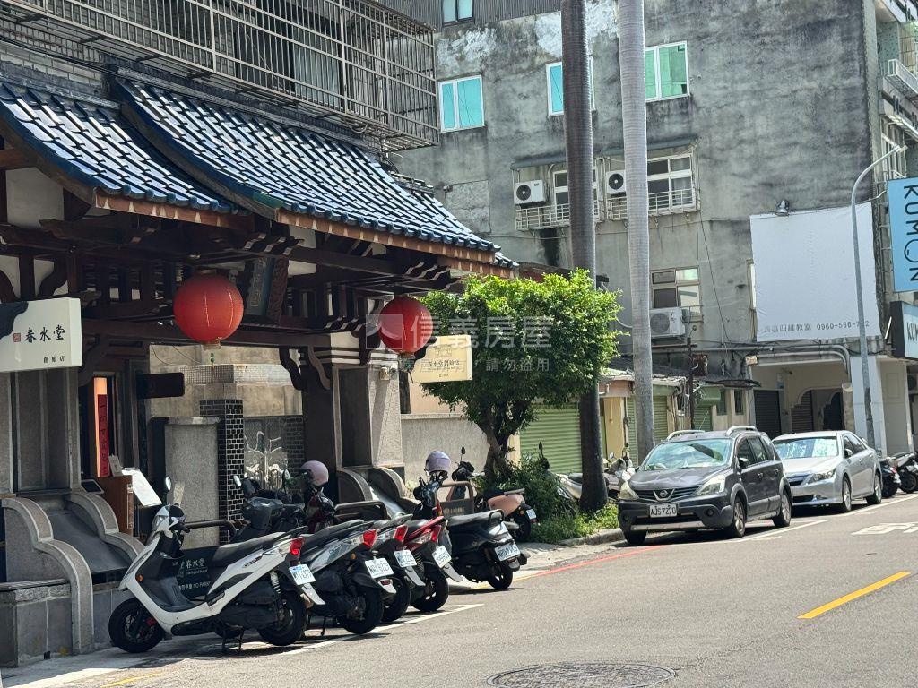 近居仁國中美２房２衛房屋室內格局與周邊環境