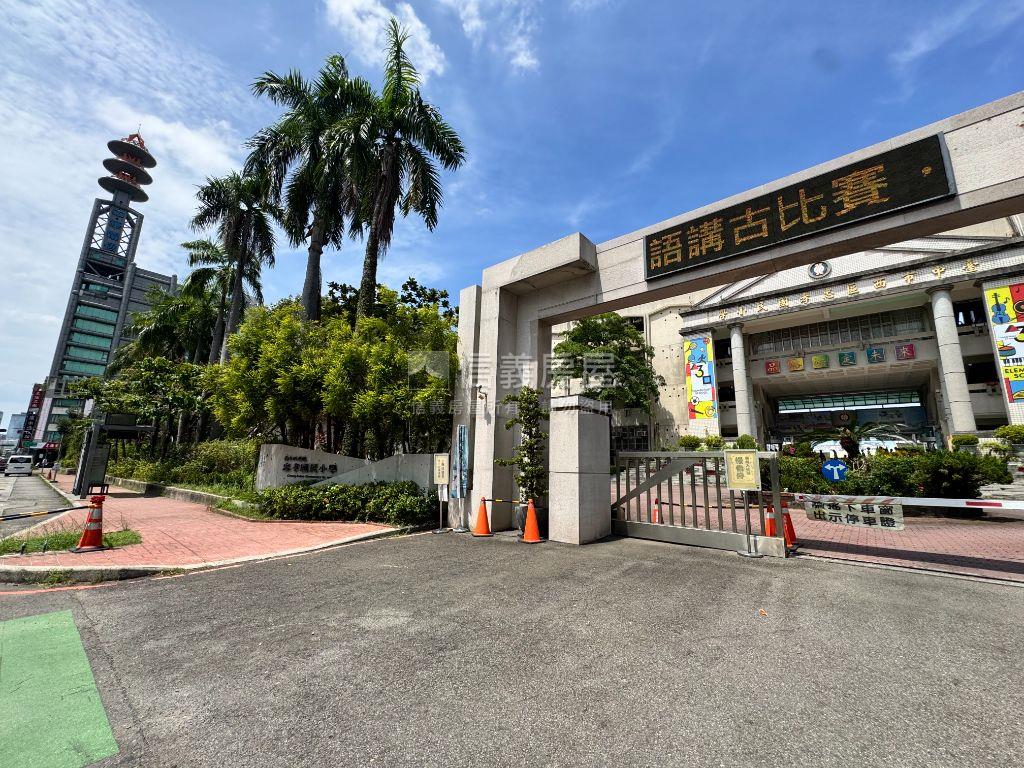 近居仁國中美２房２衛房屋室內格局與周邊環境