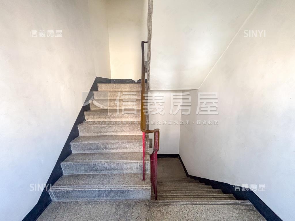 近科工館正街上採光美寓房屋室內格局與周邊環境