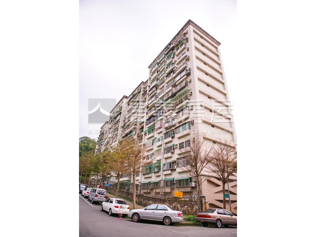 就要坡道平面車位房屋室內格局與周邊環境