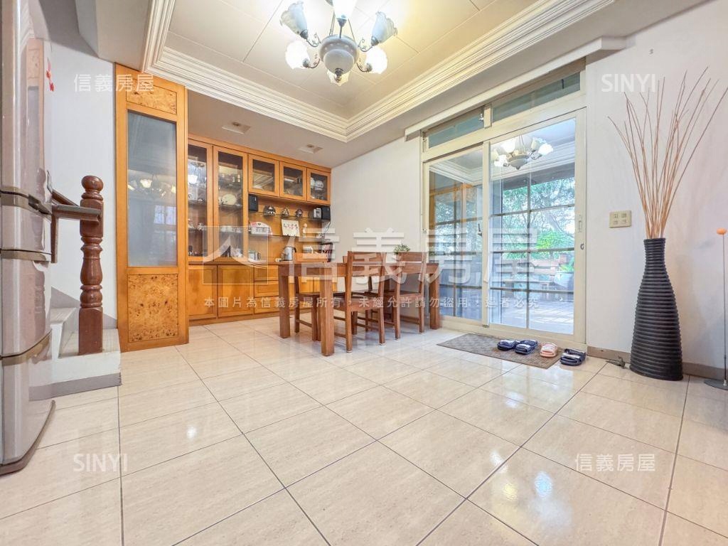 竹北華城綠景邊間美墅房屋室內格局與周邊環境