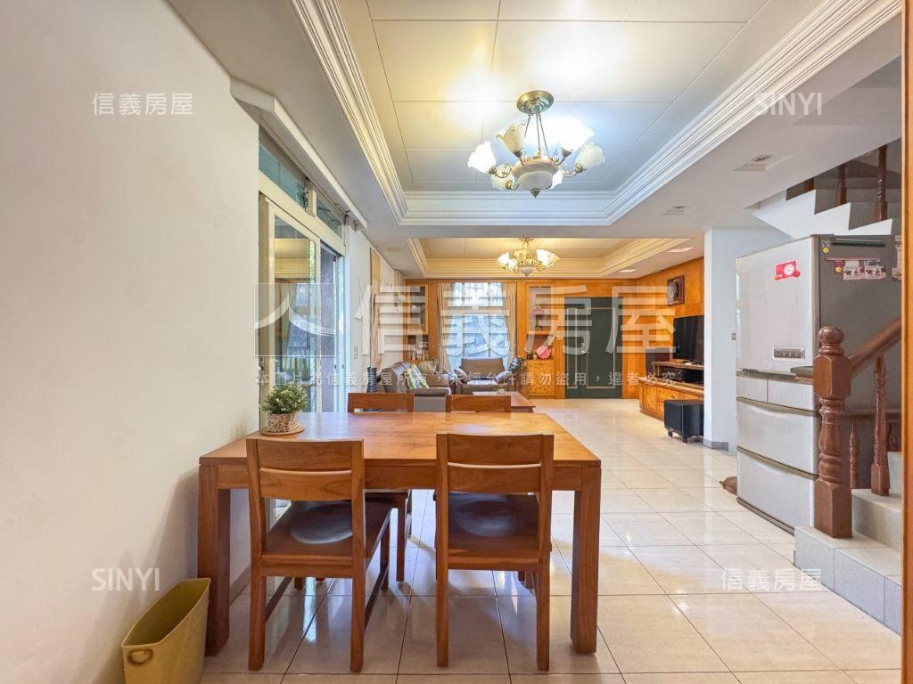 竹北華城綠景邊間美墅房屋室內格局與周邊環境