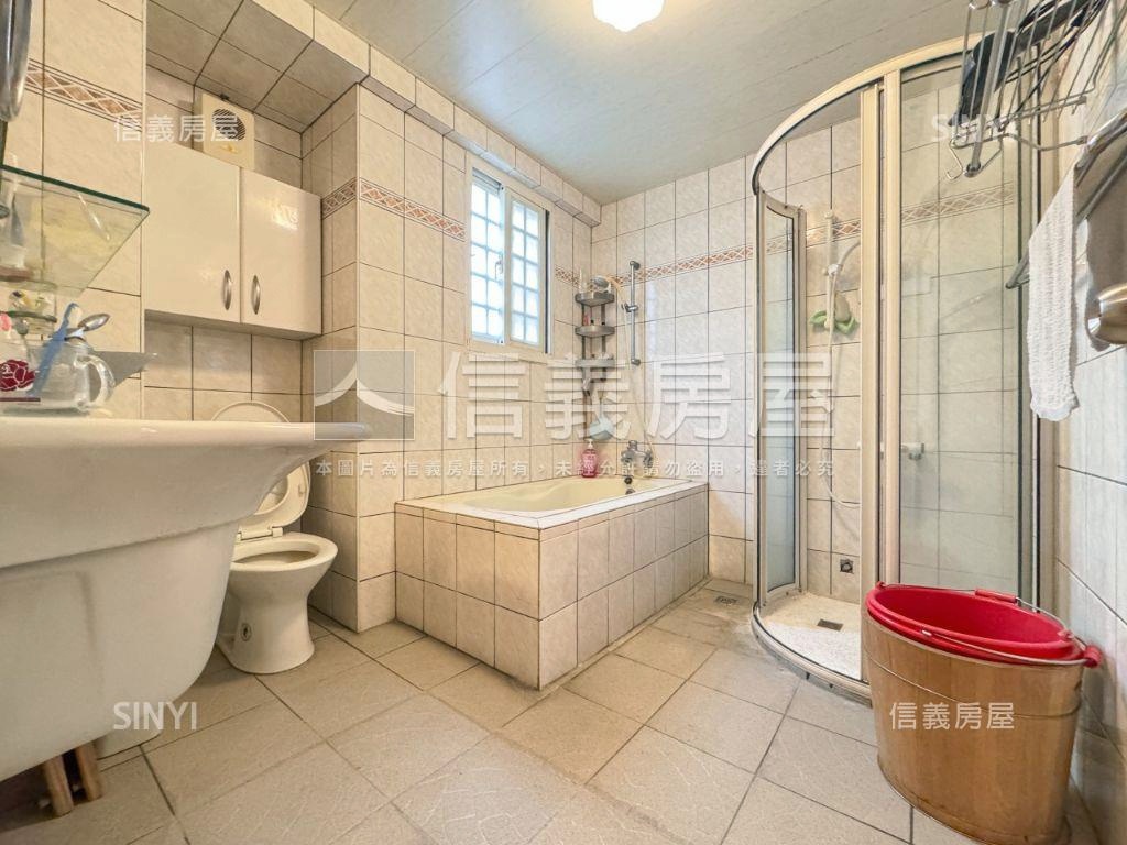 竹北華城綠景邊間美墅房屋室內格局與周邊環境