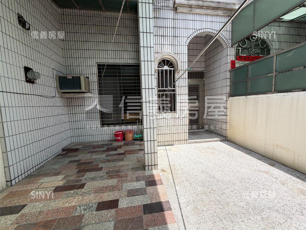 陽明文山面公園車庫透天房屋室內格局與周邊環境