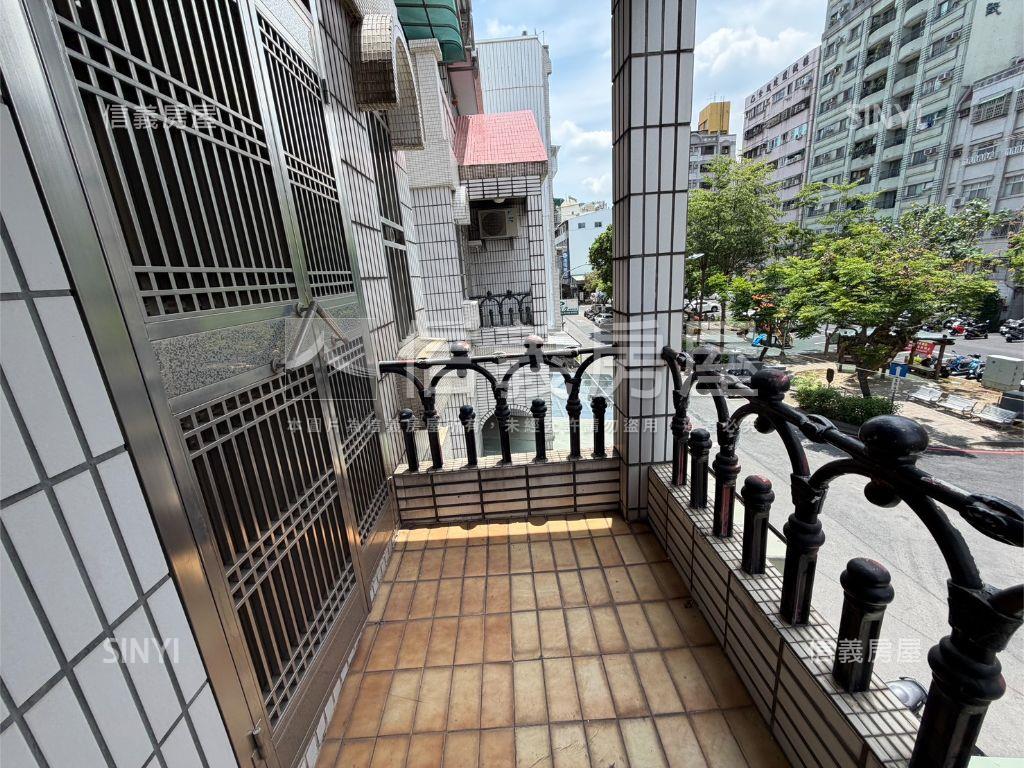 陽明文山面公園車庫透天房屋室內格局與周邊環境