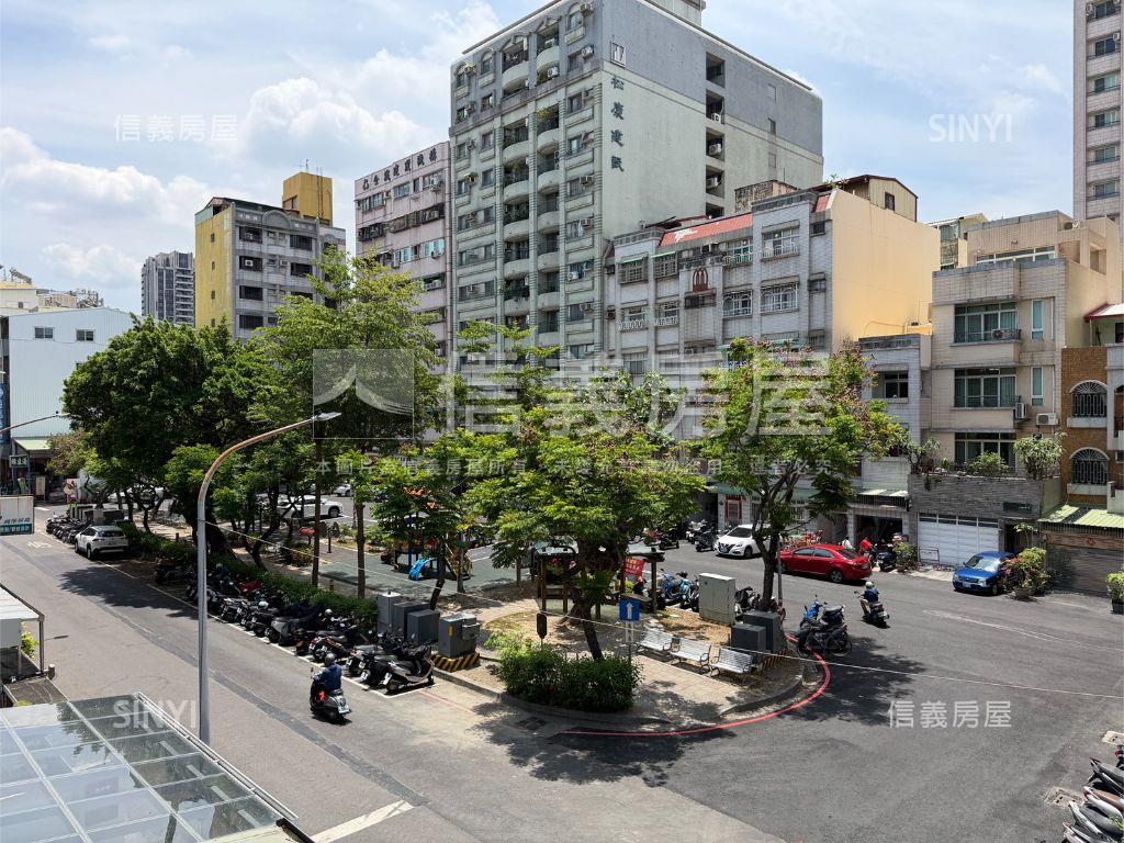 陽明文山面公園車庫透天房屋室內格局與周邊環境