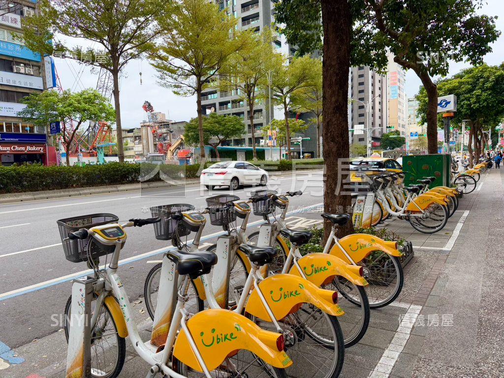 捷運行天宮站出口黃金店面房屋室內格局與周邊環境
