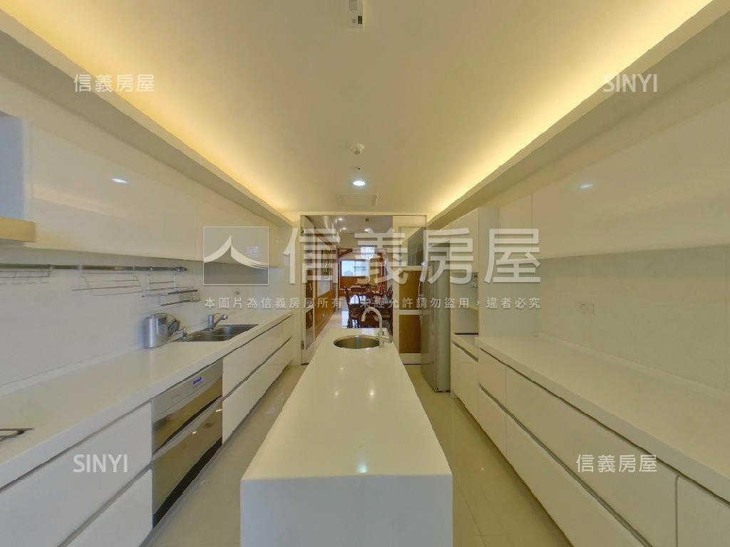 百達富裔２３Ｄ裝潢雙平車房屋室內格局與周邊環境