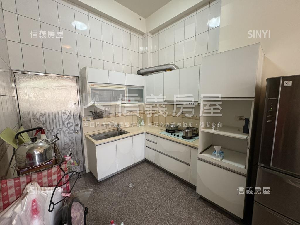 近國道崙美頭等艙美墅房屋室內格局與周邊環境