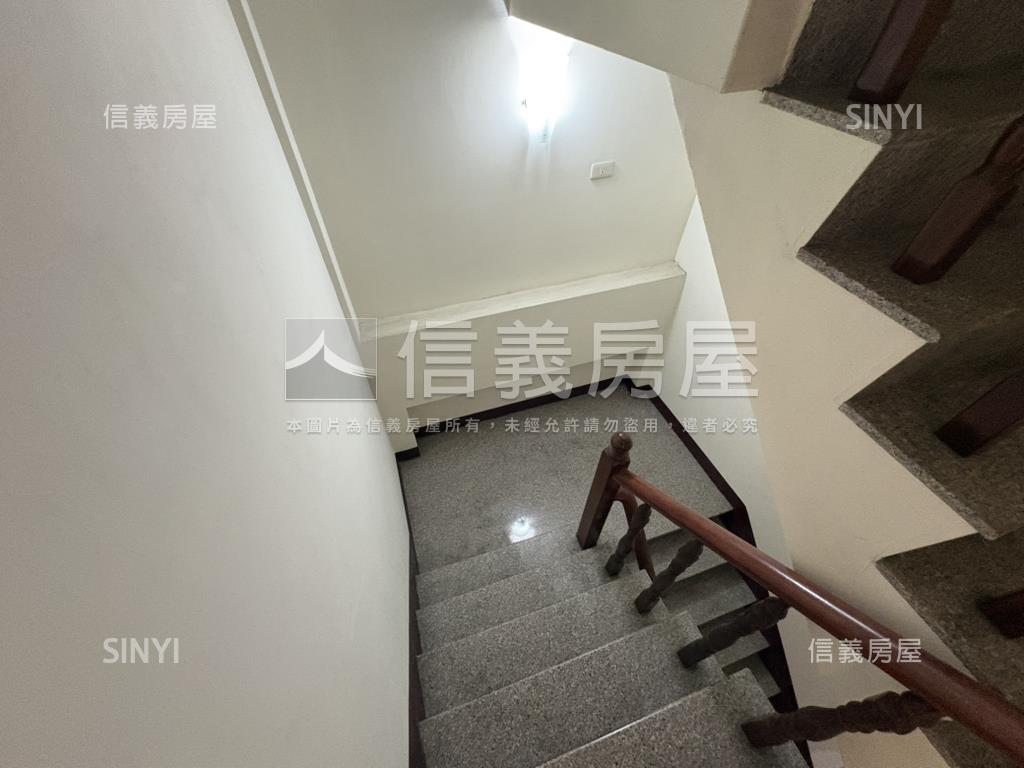 近國道崙美頭等艙美墅房屋室內格局與周邊環境