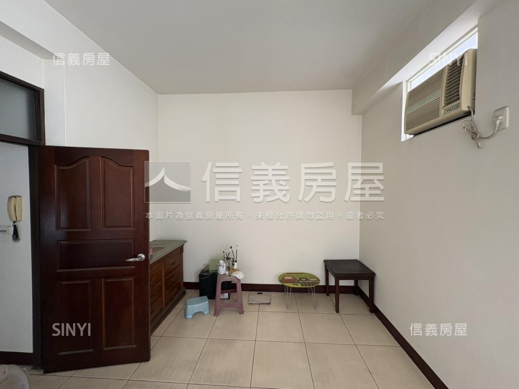 近國道崙美頭等艙美墅房屋室內格局與周邊環境