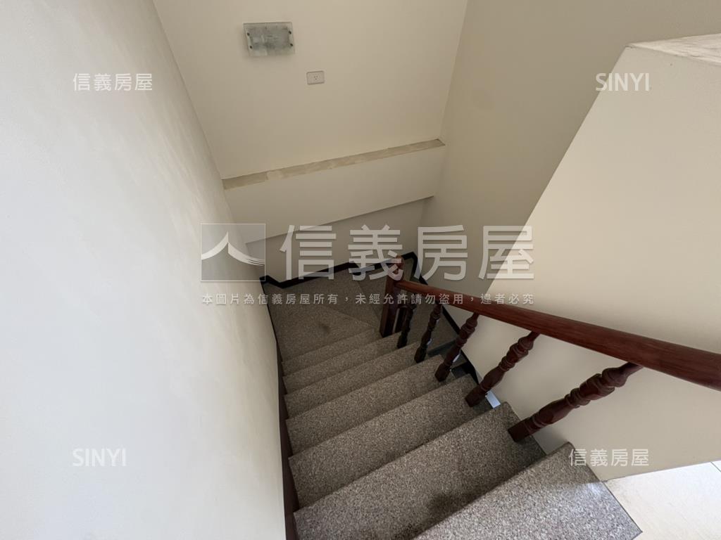 近國道崙美頭等艙美墅房屋室內格局與周邊環境