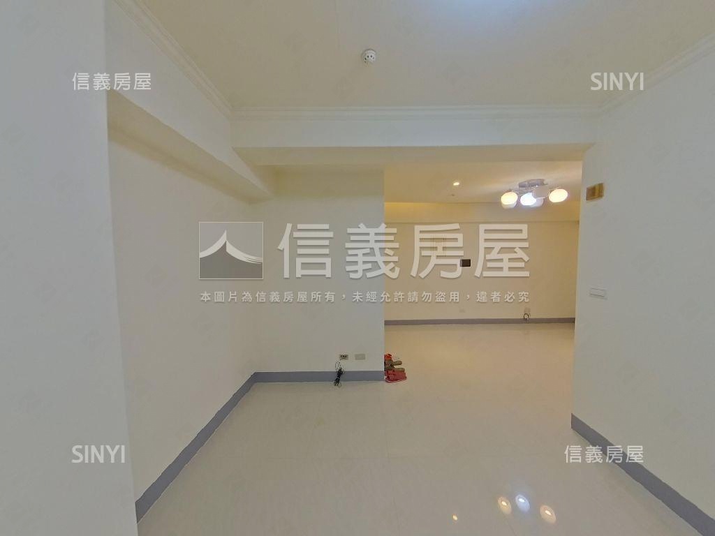 皇家高樓美景２房車位房屋室內格局與周邊環境