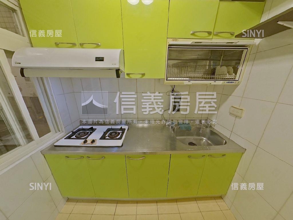 皇家高樓美景２房車位房屋室內格局與周邊環境