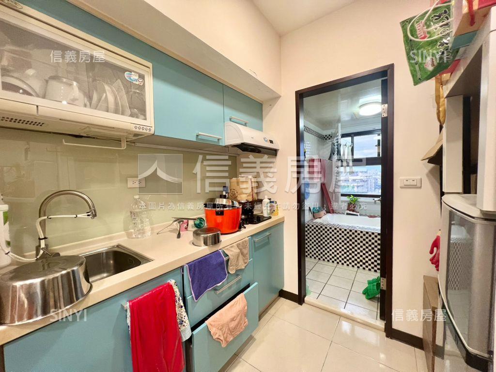 公園旁！慕夏景觀套房車位房屋室內格局與周邊環境