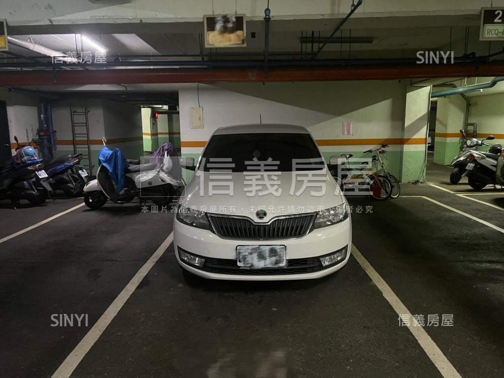 公園旁！慕夏景觀套房車位房屋室內格局與周邊環境